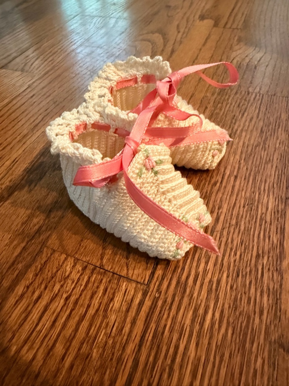Handmade Cream Baby Booties with Pink Ribbon - Picture 3 of 6